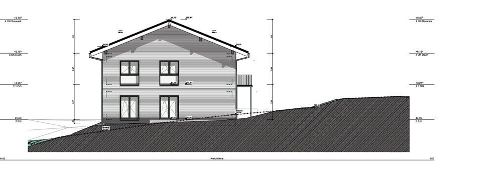 Architektonische Zeichnung eines zweistöckigen Hauses auf einem Hanggrundstück mit Satteldach und Balkon.
