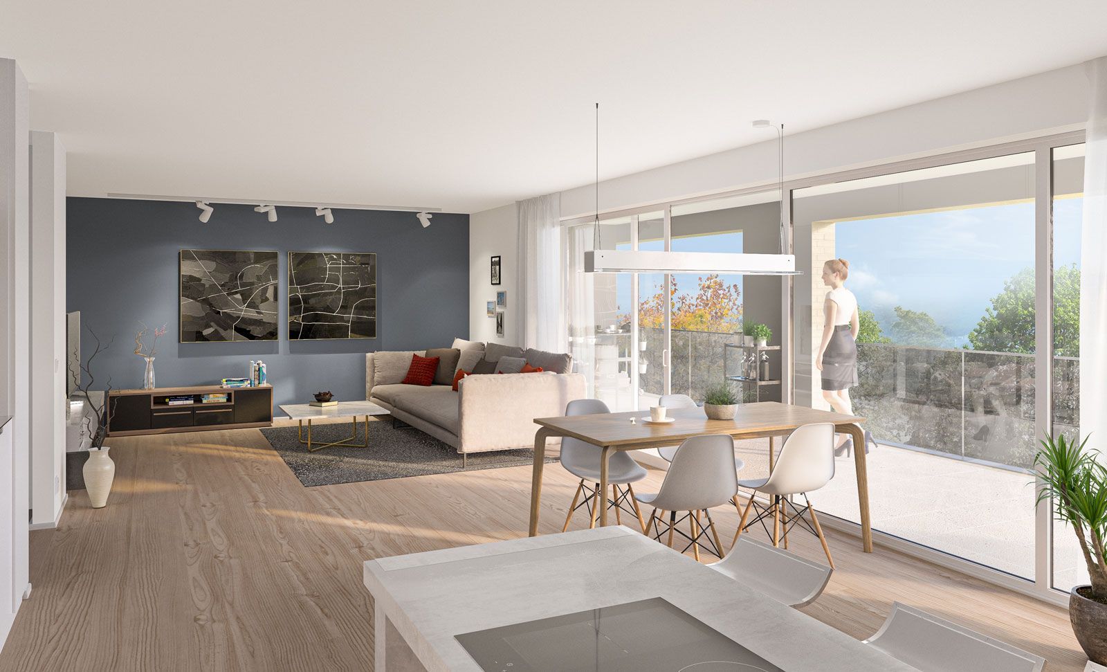 Modernes Wohnzimmer mit offenem Essbereich, Balkon und einer Frau, die nach draußen schaut. Helle Holzböden, graue Wände.