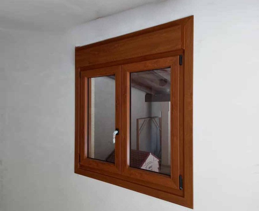 Alubabel ventana hecha en madera