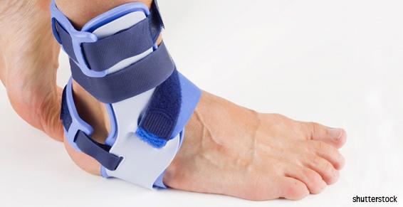 medecins_chirurgie_orthopedique_traumatologie_attelle_cheville_SH_121003.JPG