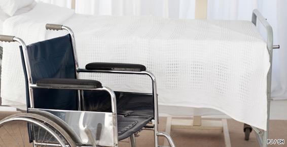 Centres_médicaux_réadaptation_fauteuil_roulant_lit_chambre_SH_130313.jpg