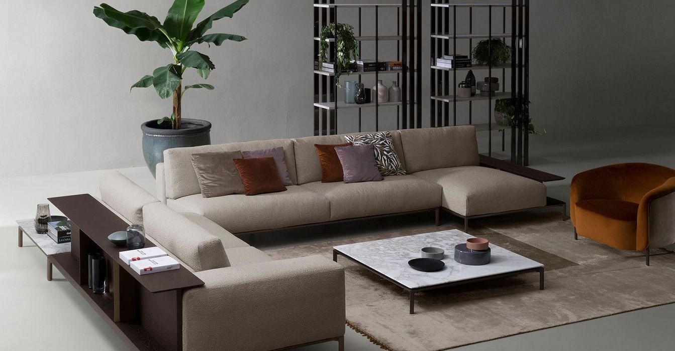 ManGo großes, beigefarbenes U-Sofa mit Beistelltischen