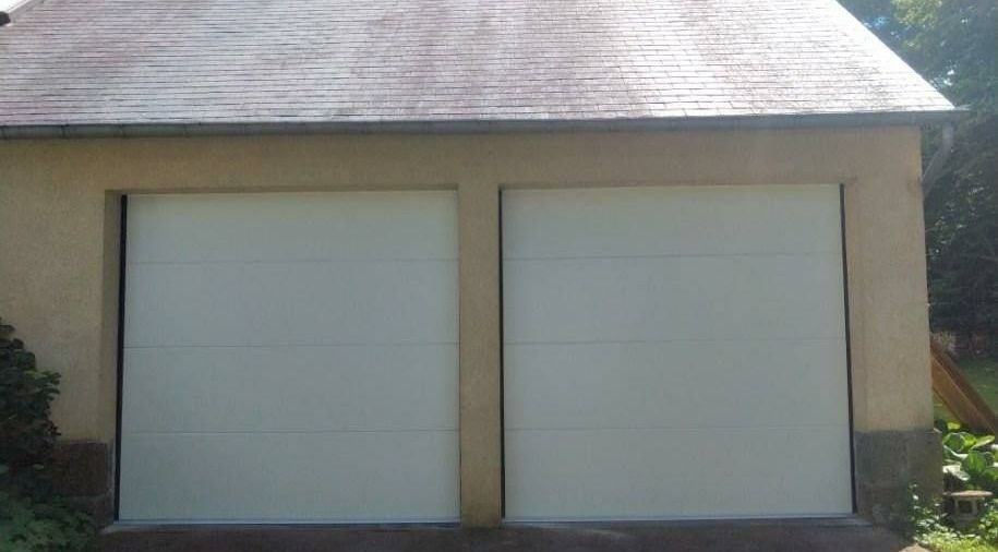 Portes de garage blanches