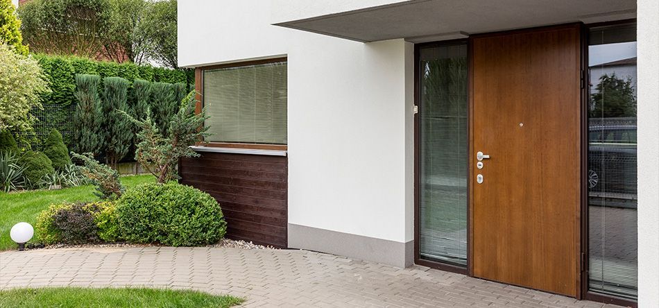 Porte d'entrée en bois