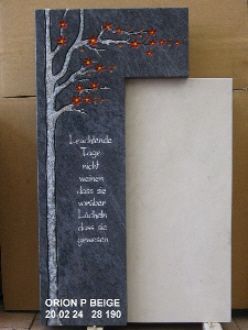 Grabstein mit Baumdesign und Inschrift in deutscher Sprache