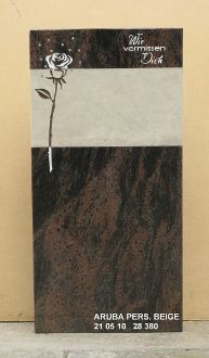 Granitplatte in Beige mit stilisierter Rose