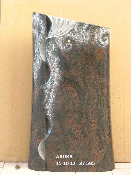 Granitskulptur mit künstlerischem Design und Details