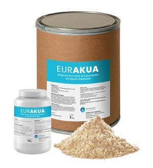 Una lata de eurakua junto a una botella de eurakua