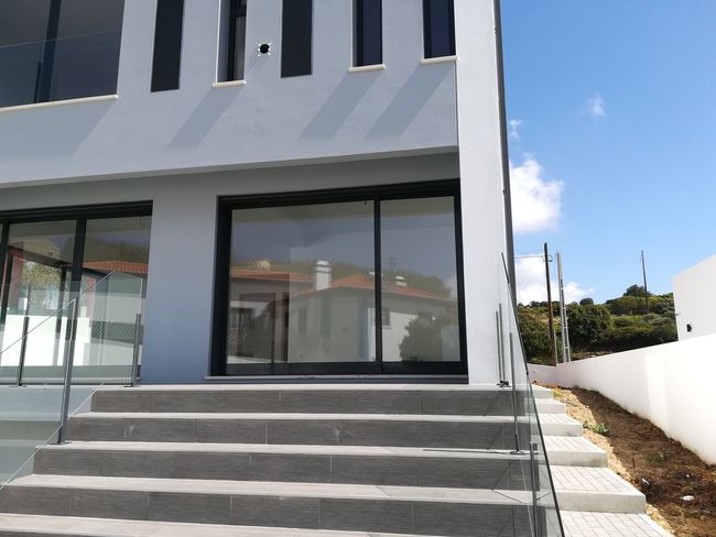 Estrutural Sistemas de Alumínio | Caixilharia e PVC