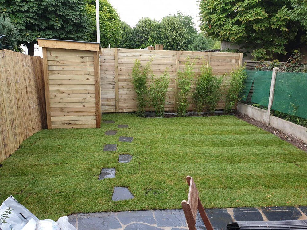 Petit terrain de jardin aménagé