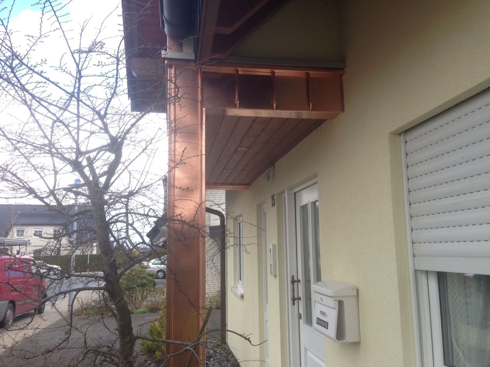 Metalleinfassung in Kupfer