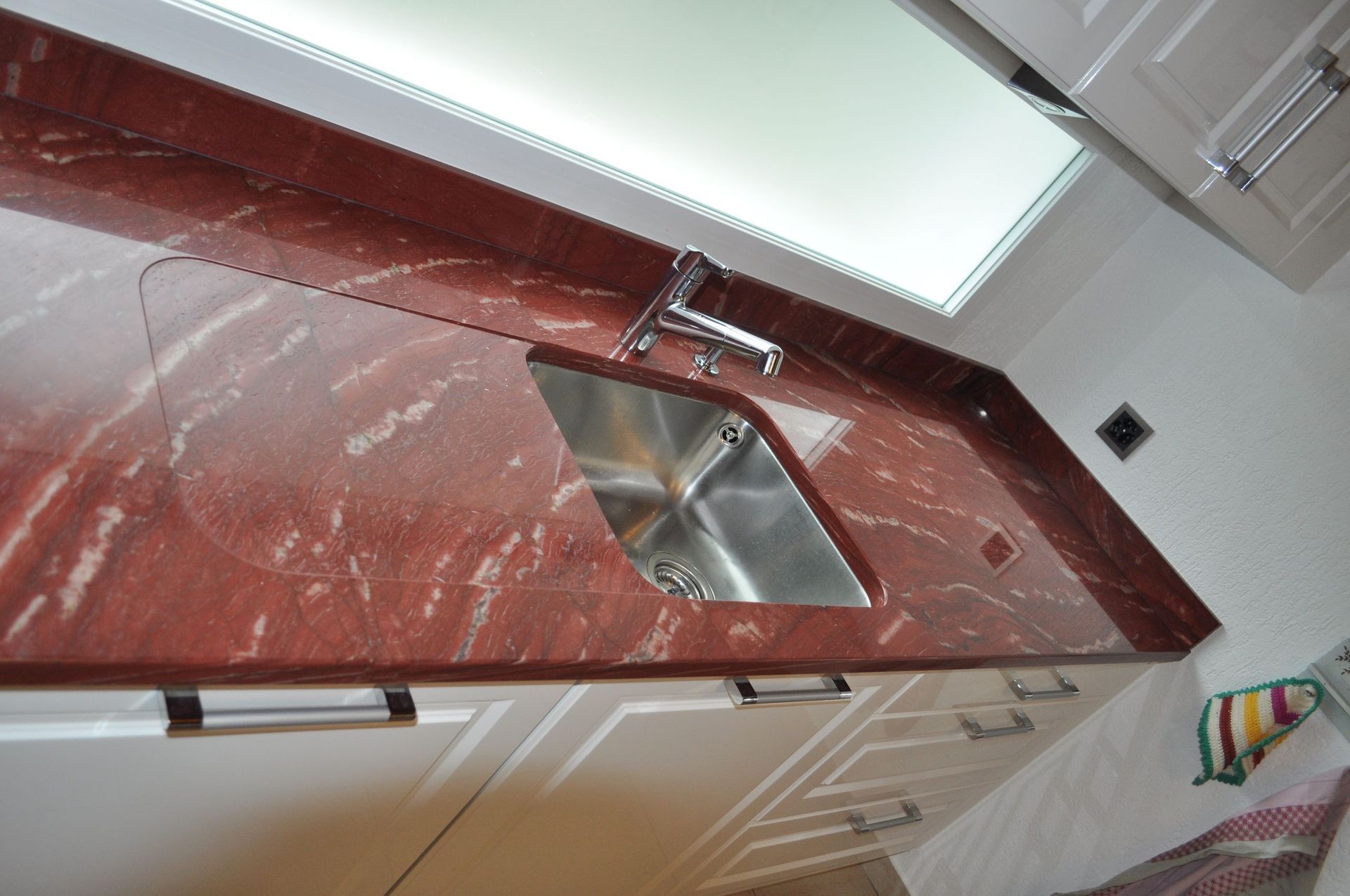 René Bätscher & Fils SA - table