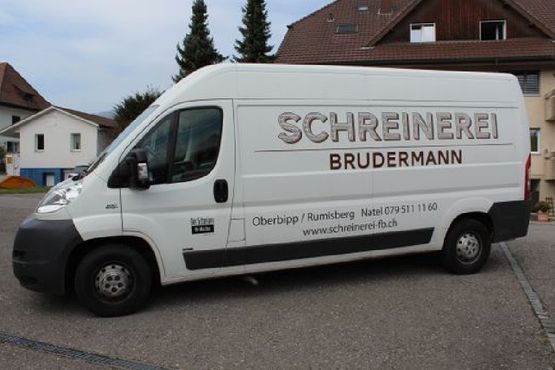 Transporter der Firma Schreinerei Brudermann GmbH
