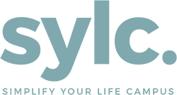 Logo für „sylc.“ in Blaugrün. Darunter steht in kleinerem blaugrünen Text „SIMPLIFY YOUR LIFE CAMPUS.“