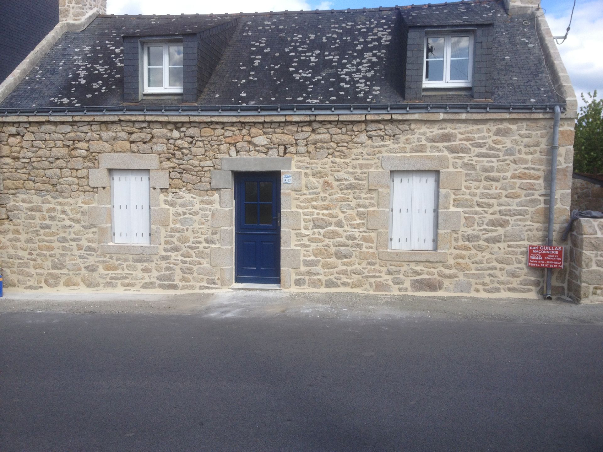 Joints sur maison en pierre