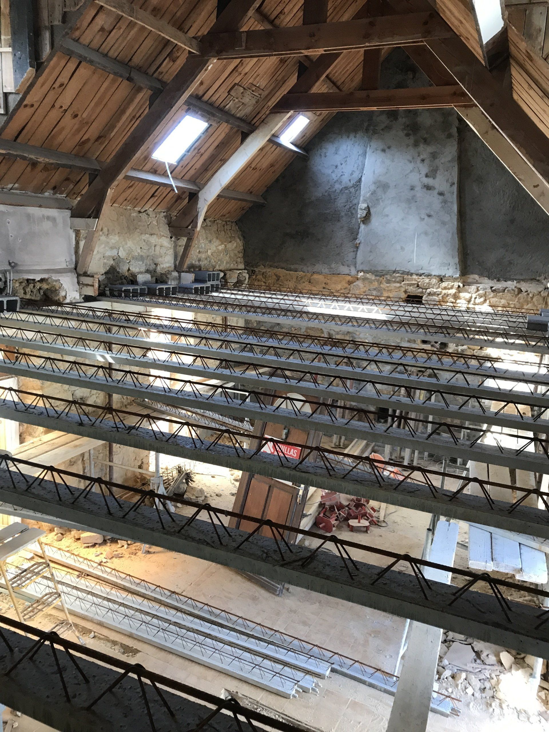 Dalle en béton dans maison ancienne