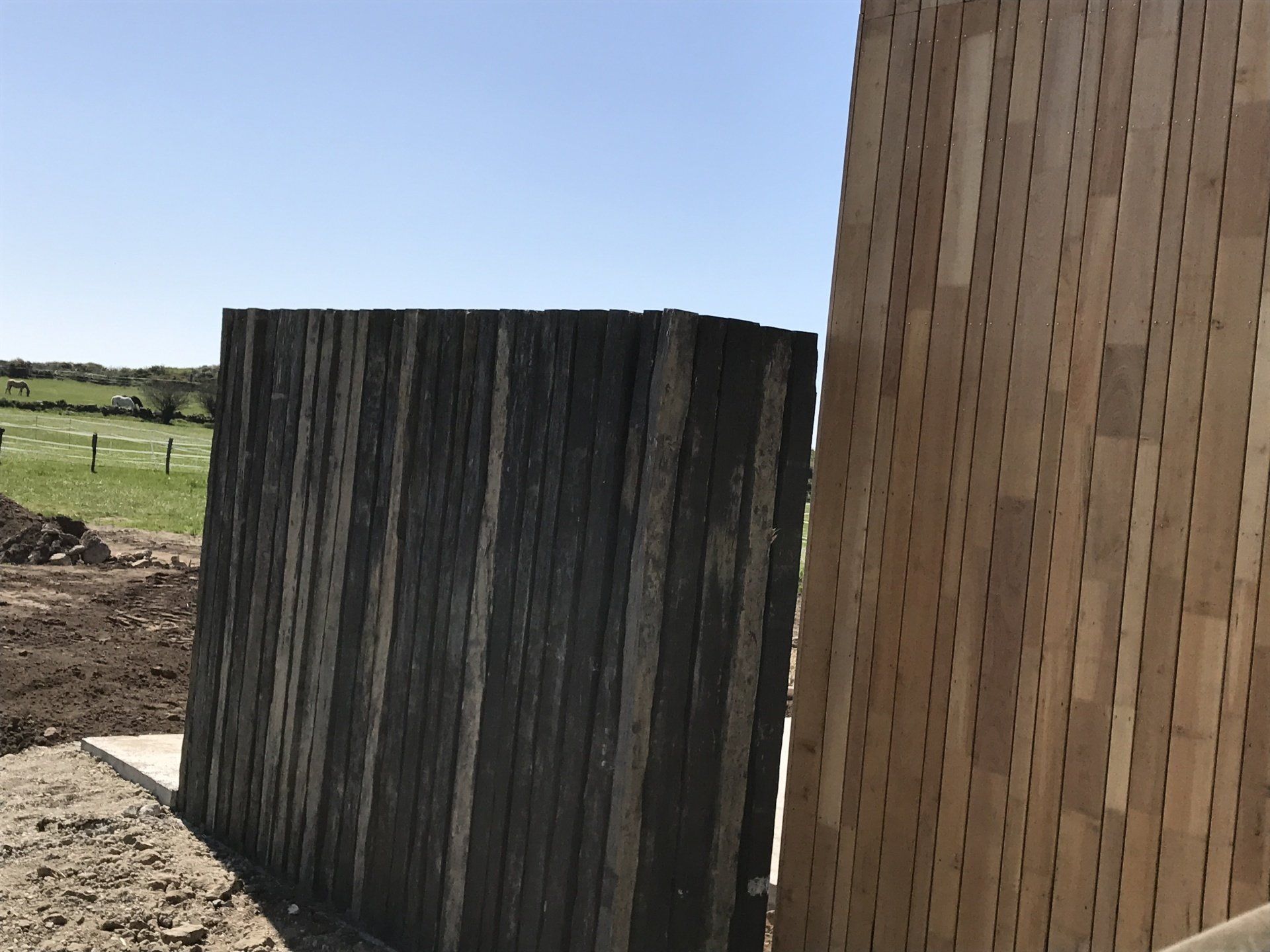 Pose de piquets en ardoise