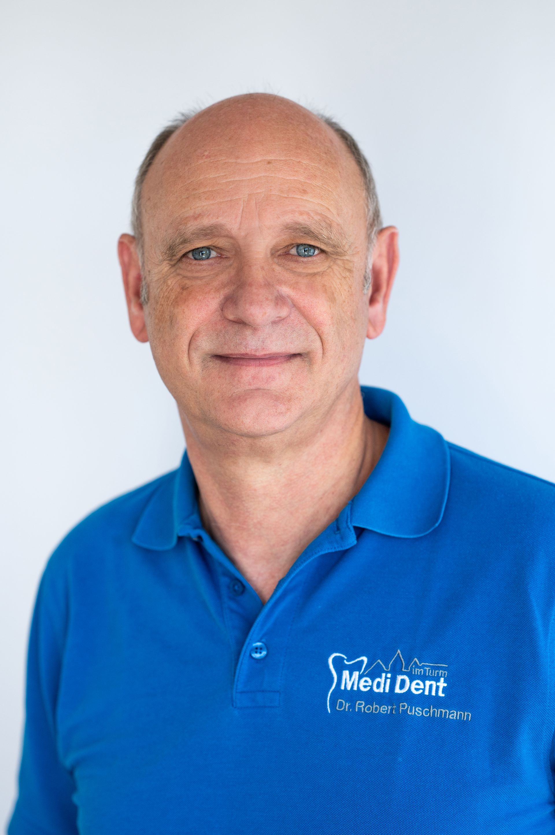 Dr. Robert Puschmann