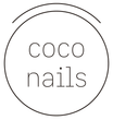 El logotipo de Coco Nails es un círculo blanco y negro con las palabras Coco Nails escritas en su interior.