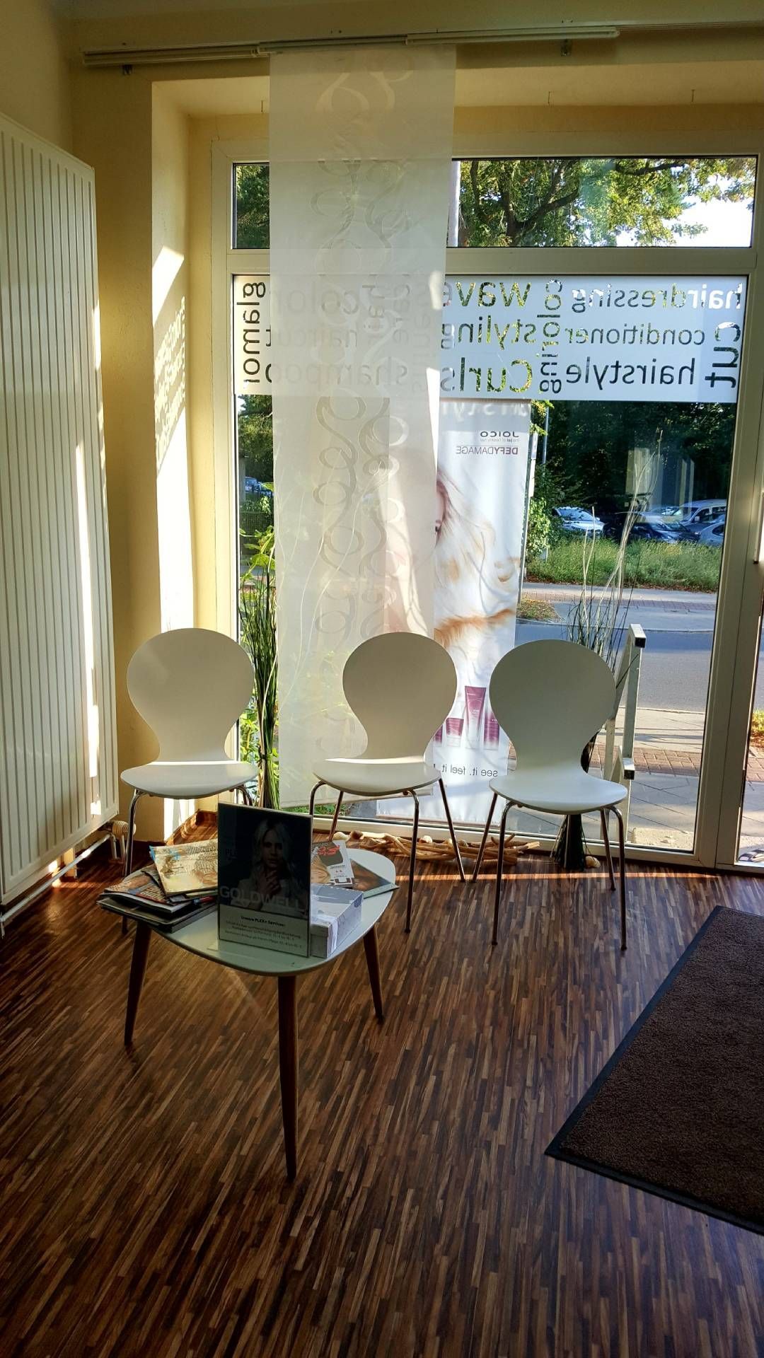 Der Salon von innen