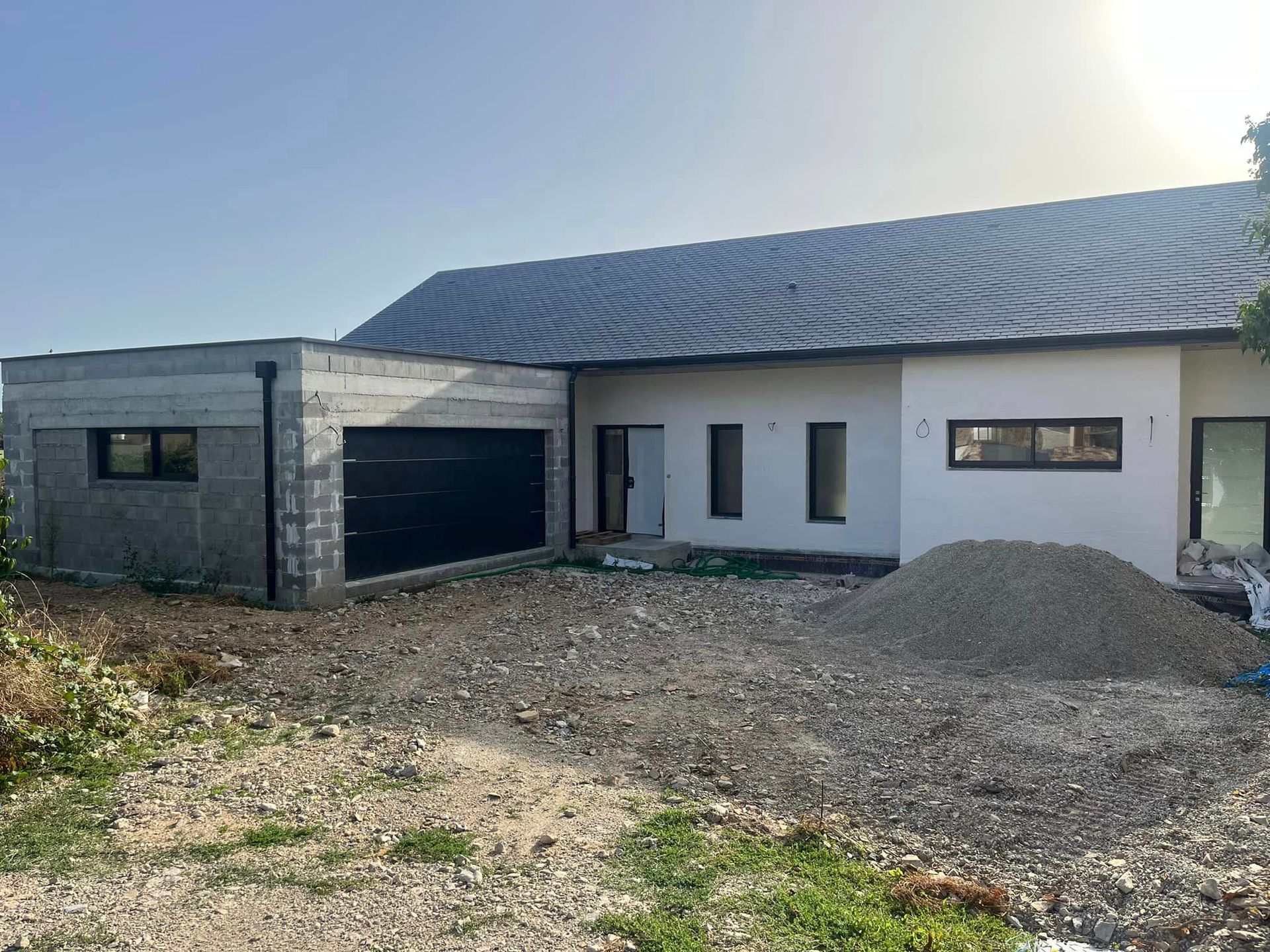 Maçonnerie murs blancs