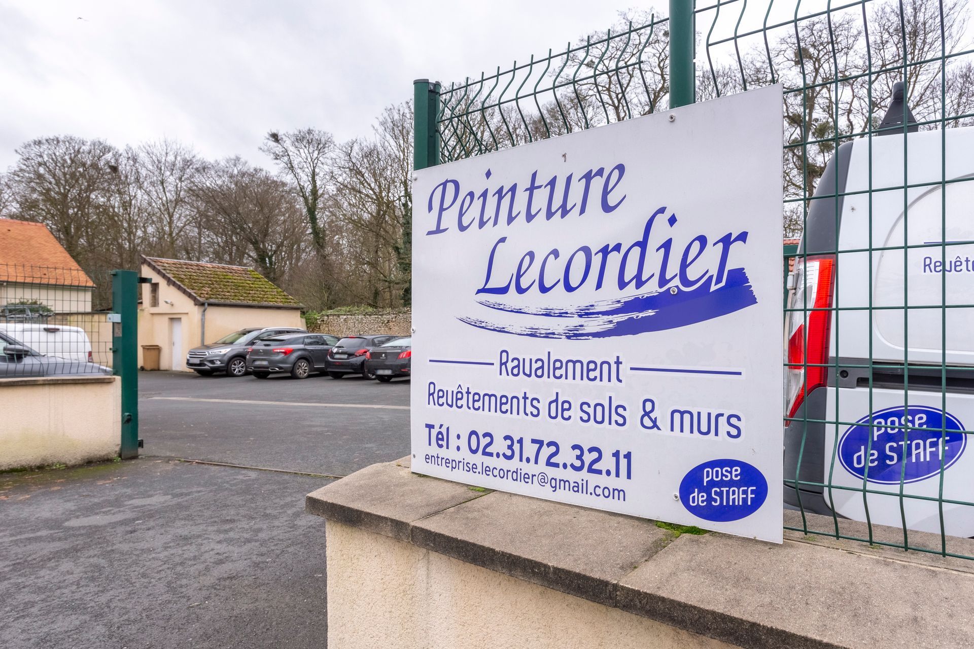 Pancarte entrée de l'entreprise