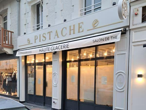 Façade d'une glacerie