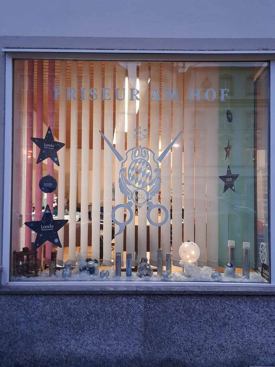 Schaufenster eines Friseursalons