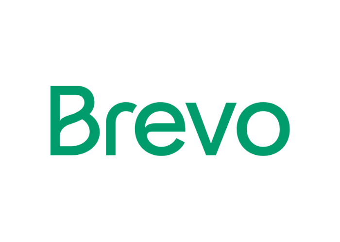 Brevo-Logo in Grün mit einem blattähnlichen Detail im „B“. Der Text lautet „Brevo“.
