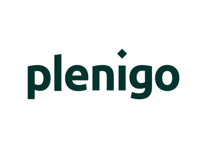 Logo für Plenigo, ein Unternehmen mit dunkelgrünem Text auf weißem Hintergrund. Das Wort „plenigo“ ist der Firmenname. Der Punkt über dem „i“ hat die Form einer Raute.