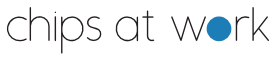 „Chips at Work“-Logo mit einem blauen Kreis, der das „o“ in „Work“ ersetzt.