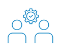 Zwei Personen mit einem Zahnradsymbol darüber, was Teamwork und Effizienz suggeriert.