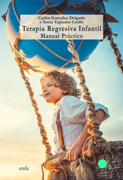 Portada de un libro con un niño en un columpio de cesta tejida contra un cielo azul y ramas de árboles.