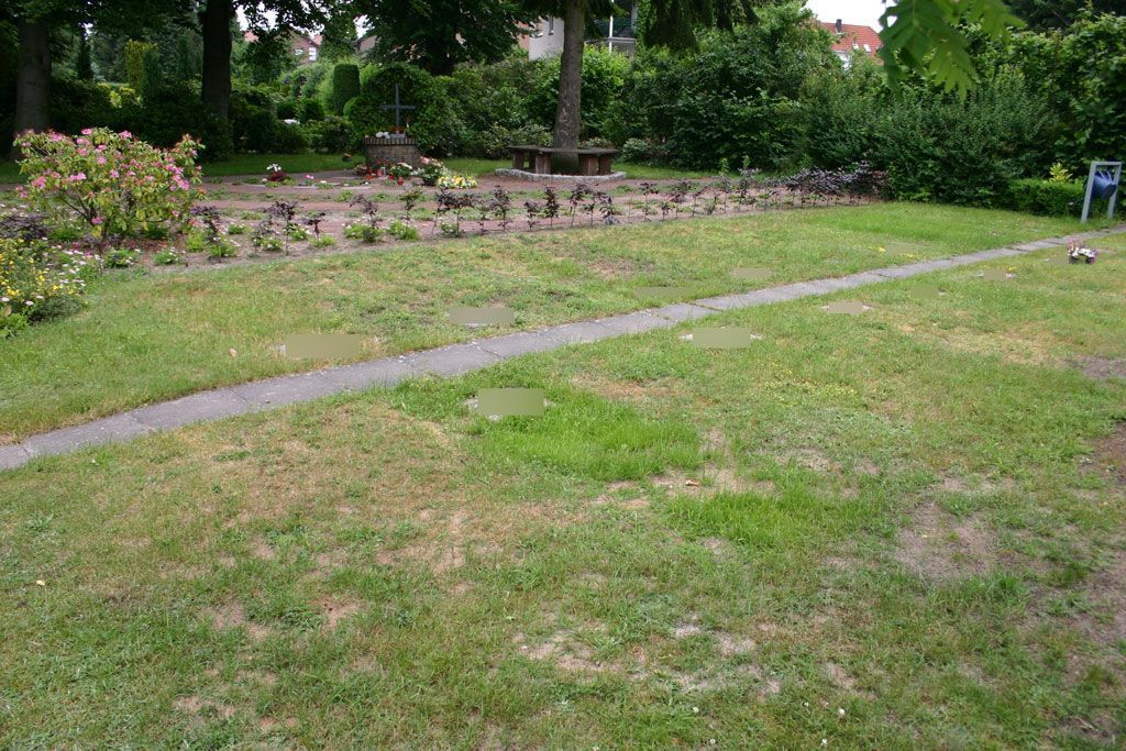 Ev. Friedhof an der Oerlinghauser Straße Rasen