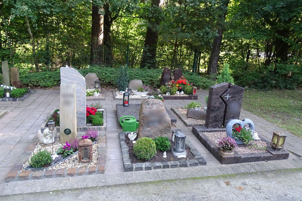 Kommunalfriedhof Hövelhof Urnengräber