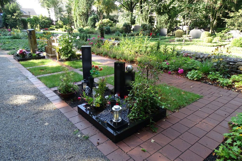 Kommunalfriedhof Hövelhof Urnengräber
