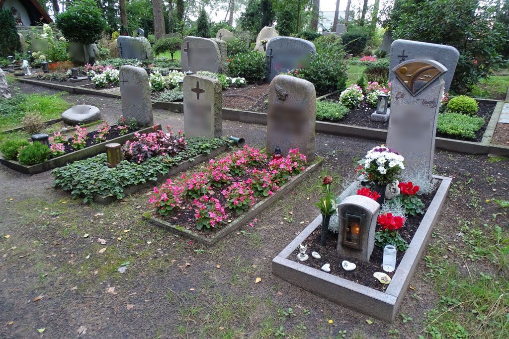 Friedhof Herz-Jesu Hövelriege Einzelgräber