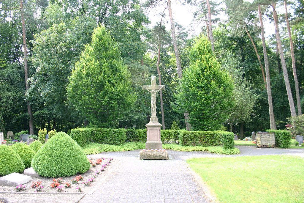 Kommunalfriedhof Stukenbrock Kreuz