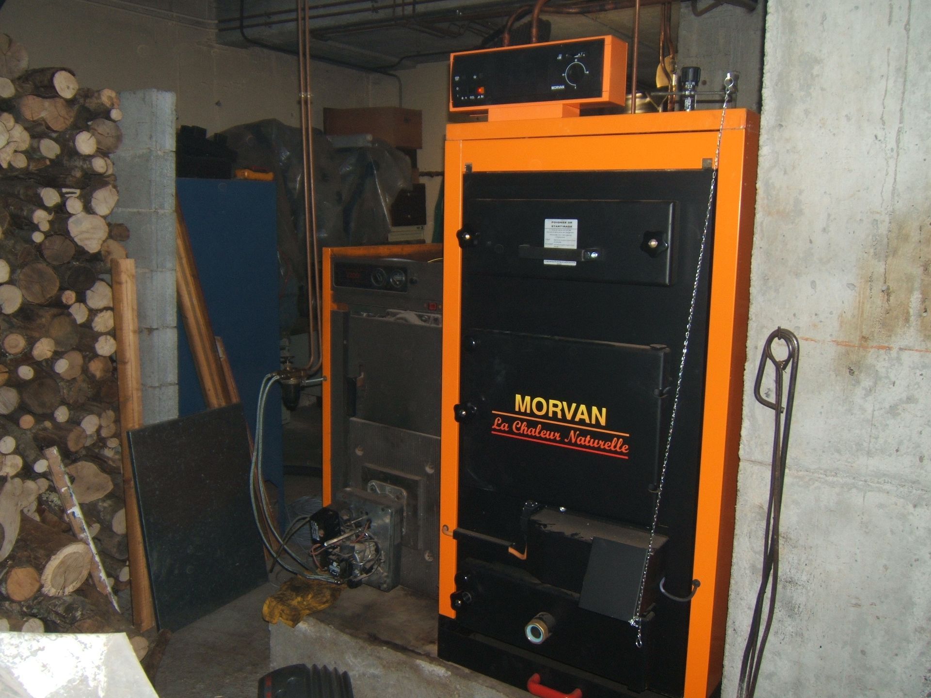Chaudière dans une cave