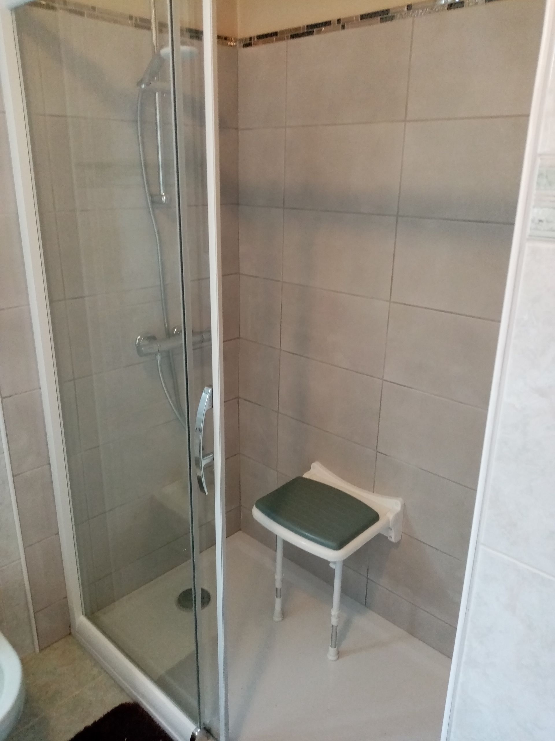 Douche avec matériel PMR