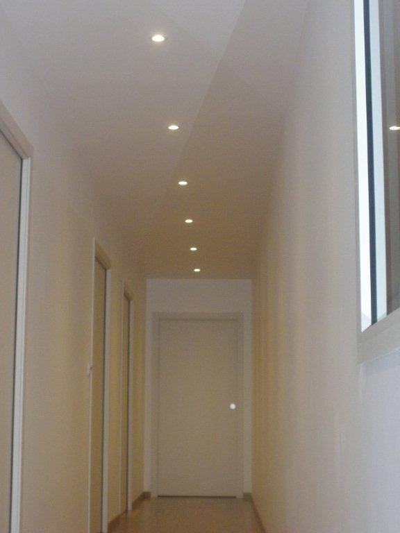 Installation spots couloir