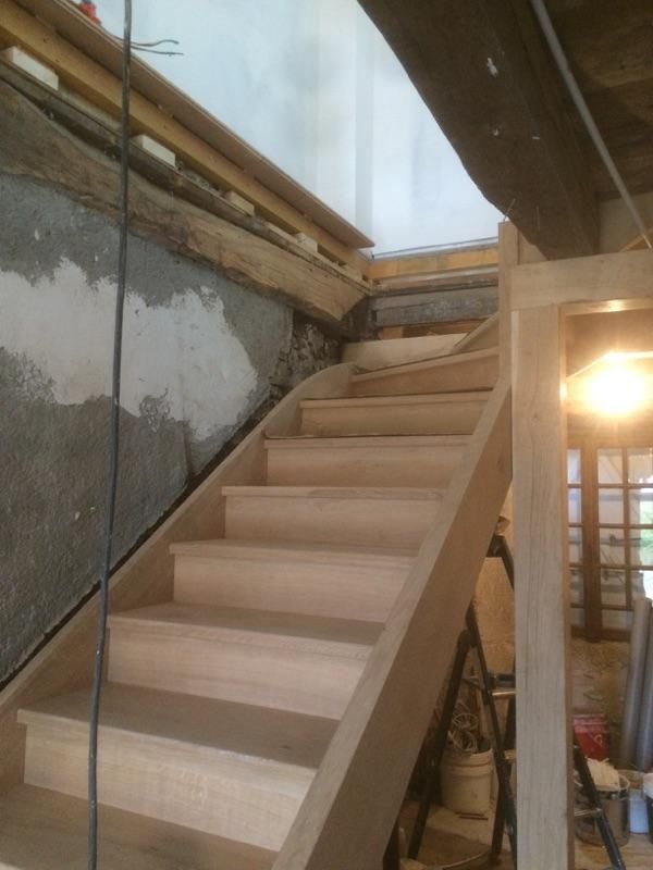 Création d'escalier en bois clair sur mesure