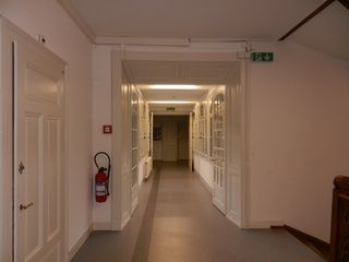 Thorens SA - Couloir, boiseries et murs