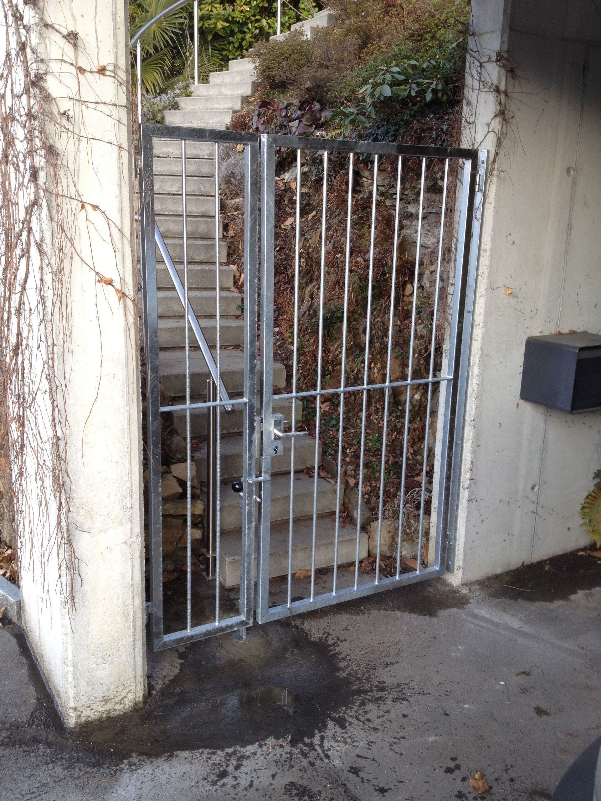 staketenzäune metall - gebrüder meyer - zaunfabrik und schlosserei - münchenstein