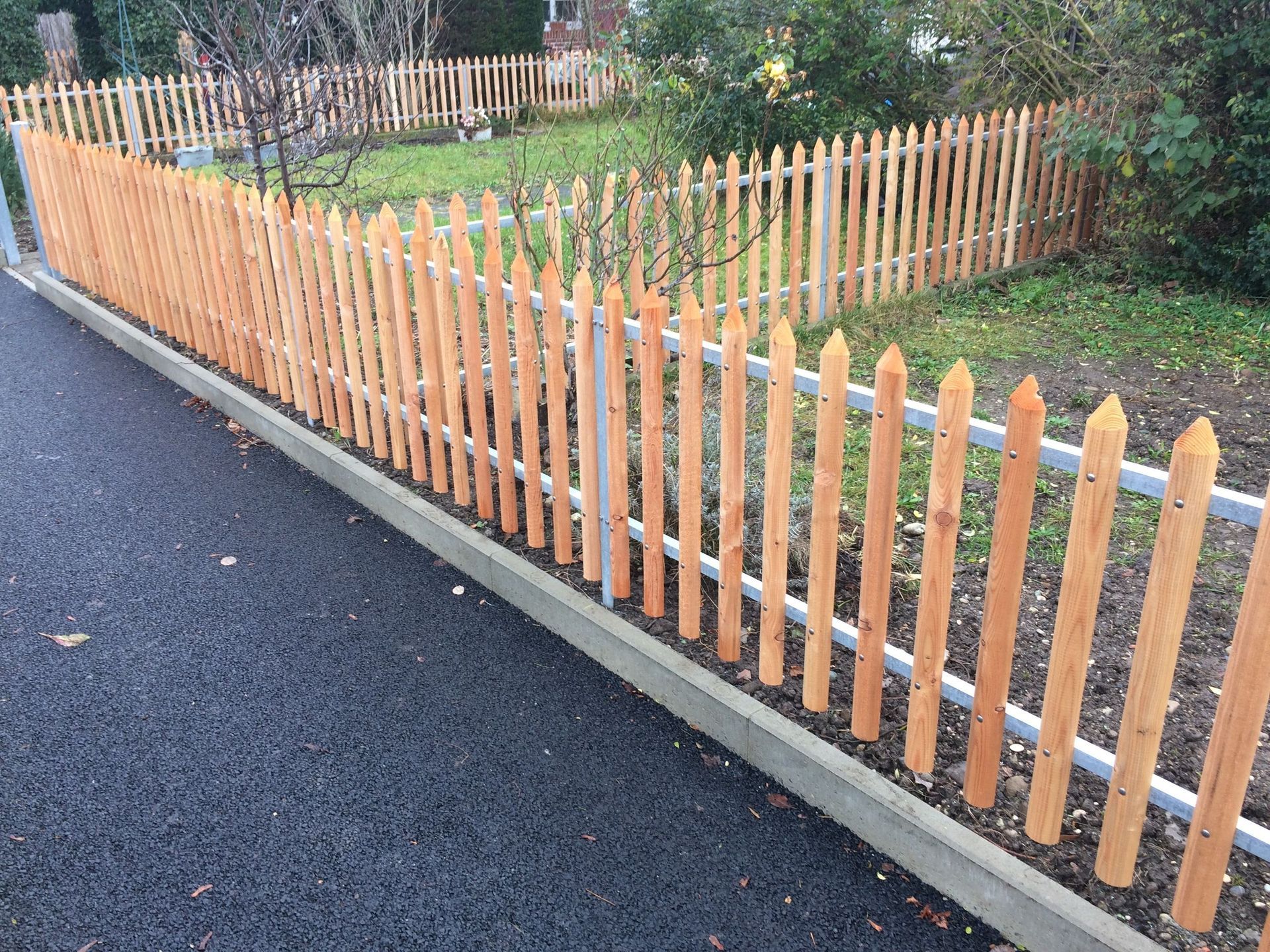 kreuzzäune - gebrüder meyer - zaunfabrik und schlosserei - münchenstein