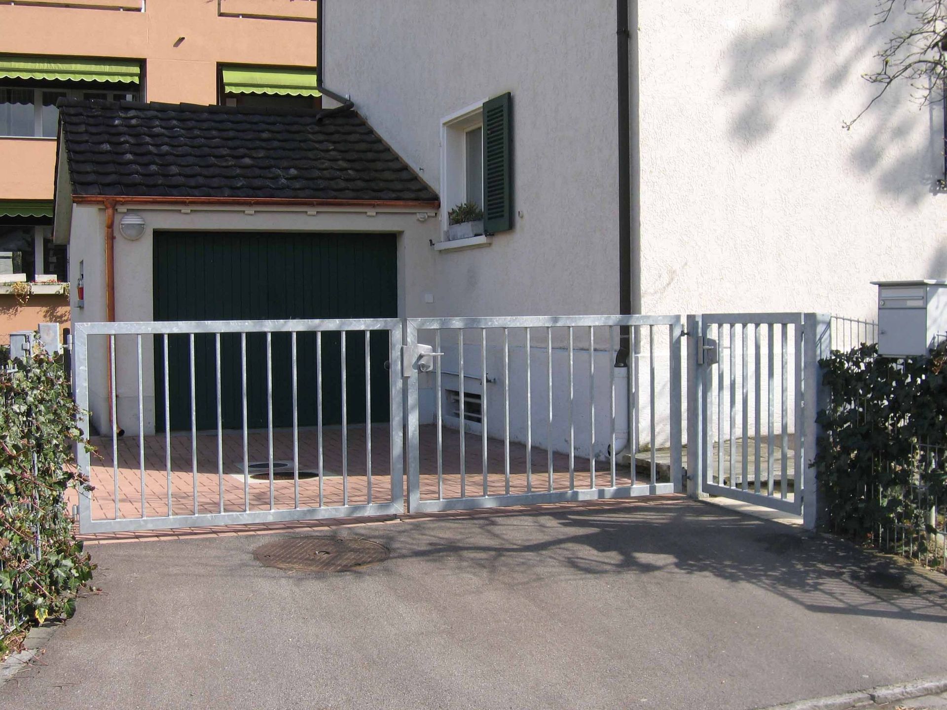 staketenzäune metall - gebrüder meyer - zaunfabrik und schlosserei - münchenstein