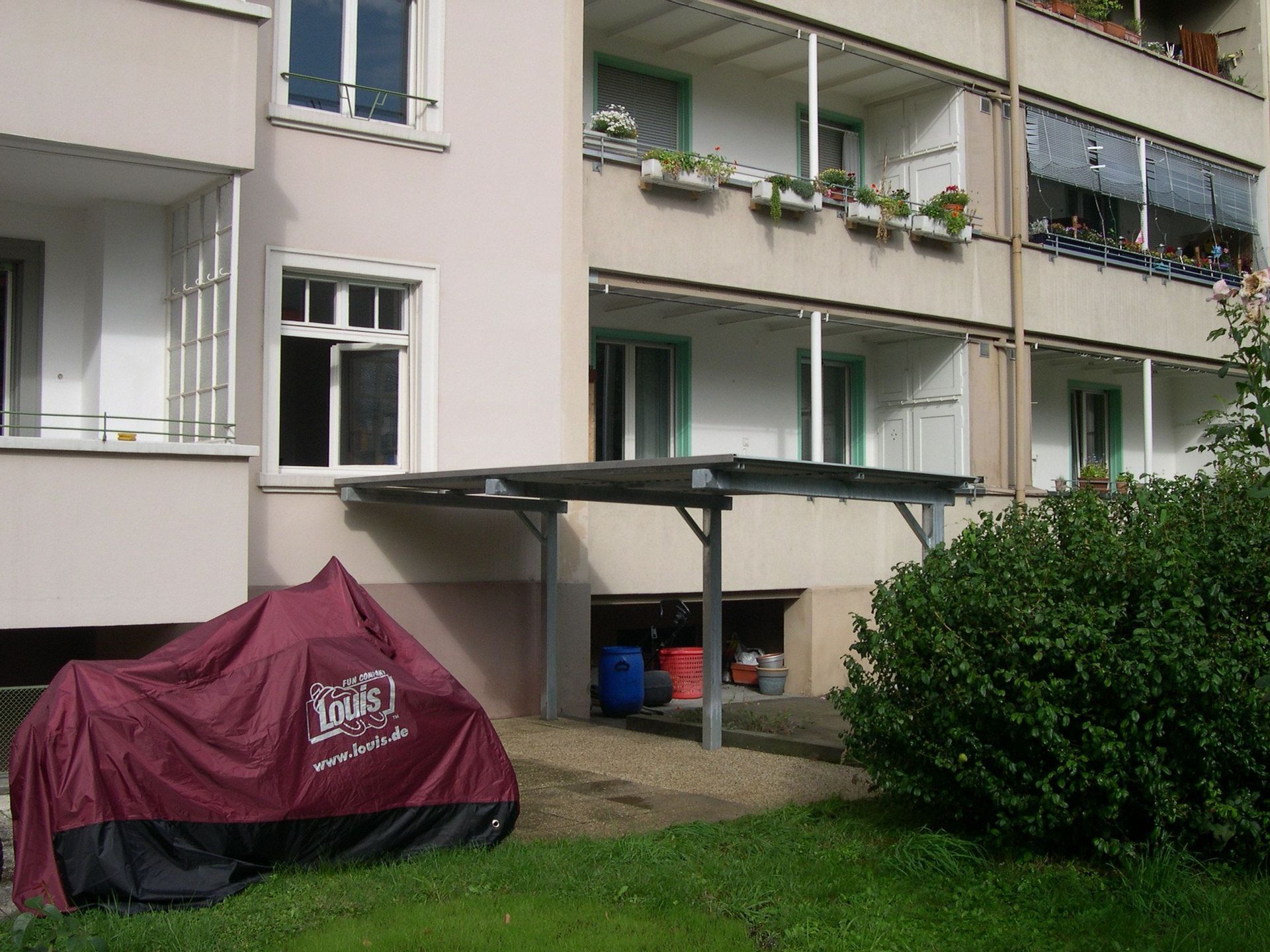 velounterstand - gebrüder meyer - zaunfabrik und schlosserei - münchenstein