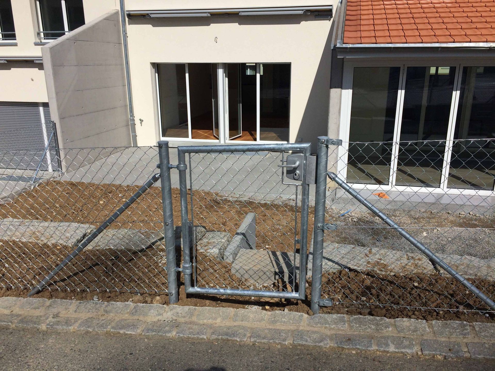 diagonalgeflechtzaun verzinkt - gebrüder meyer - zaunfabrik und schlosserei - münchenstein