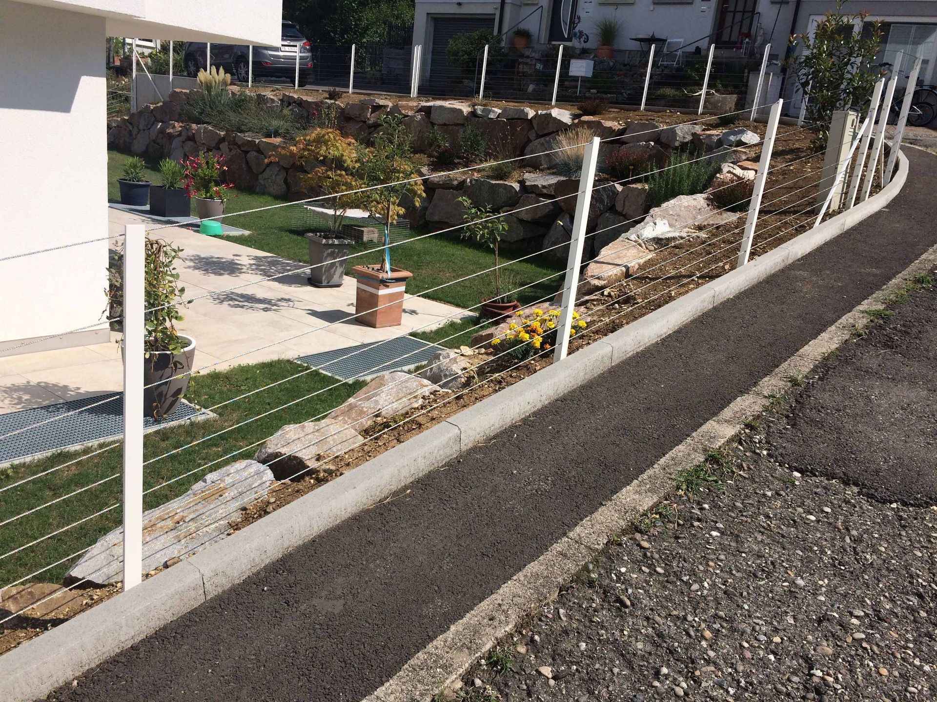 zaun mit stahlseilen verzinkt und beschichtet - gebrüder meyer - zaunfabrik und schlosserei - münchenstein