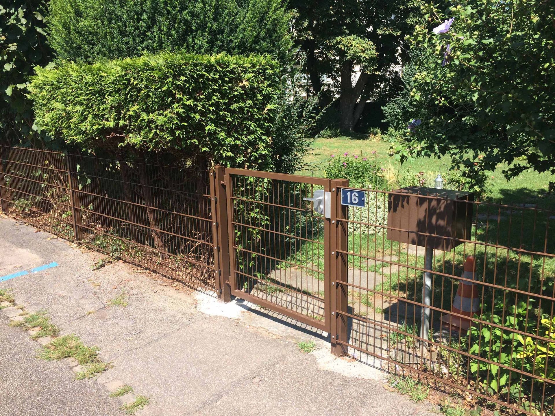 doppelstabgitter - gebrüder meyer - zaunfabrik und schlosserei - münchenstein